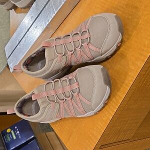 Skechers Women's Tan and Pink Sneakers